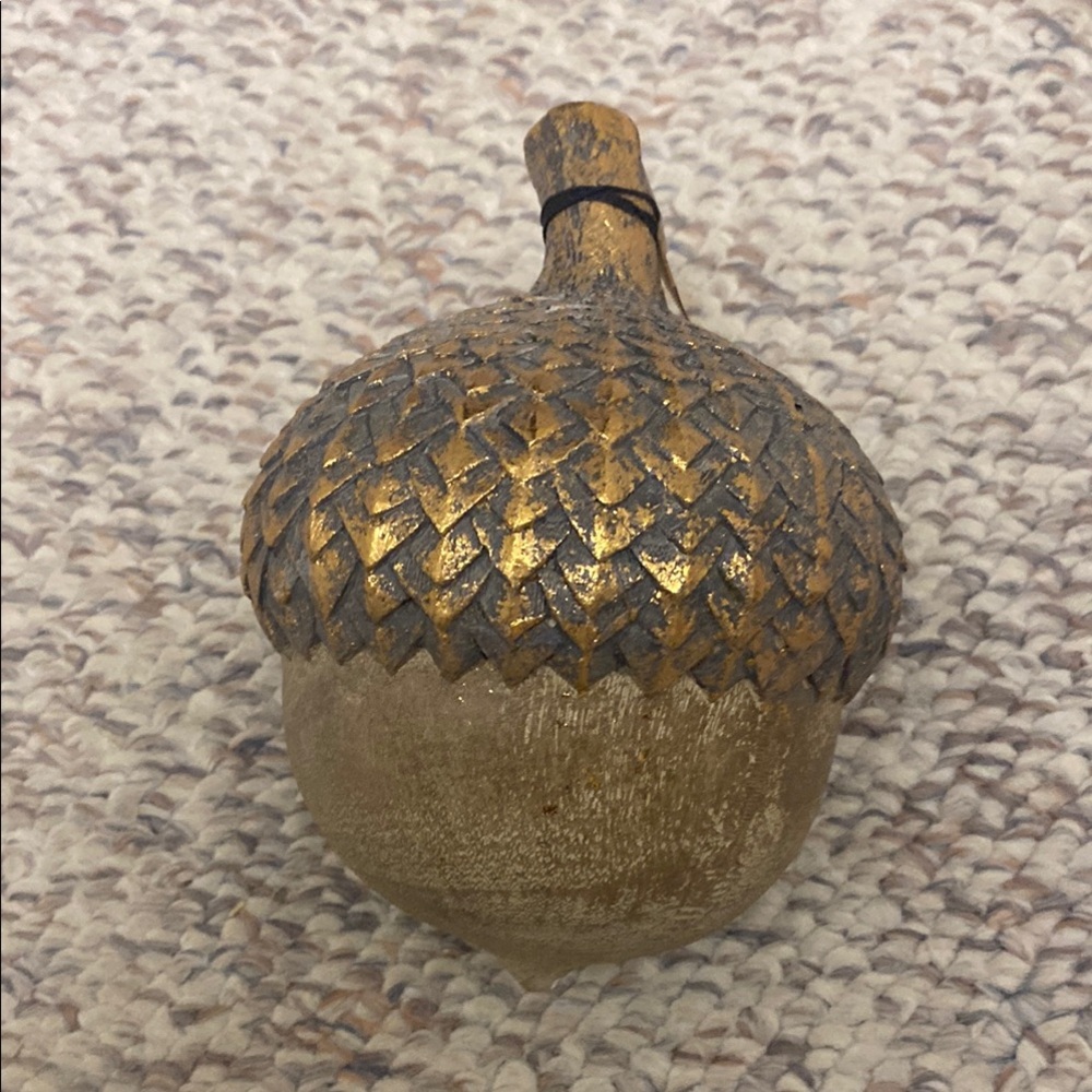 Gold and Gray Acorn Decor